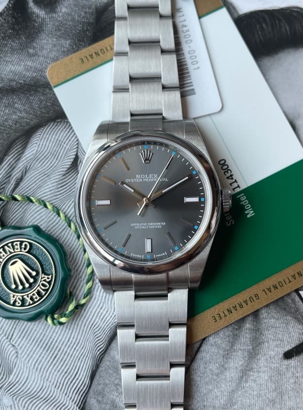 Rolex Oyster Oyster Perpetual 39 Rhodium Dial 114300 Automatic
